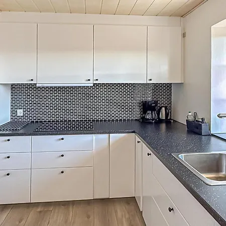 Сasa de vacaciones 4 Bedroom Beautiful In